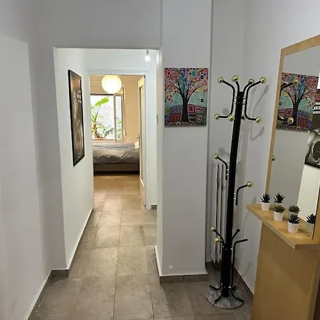 Apartment Downtown Flat - Sleeps 4 *